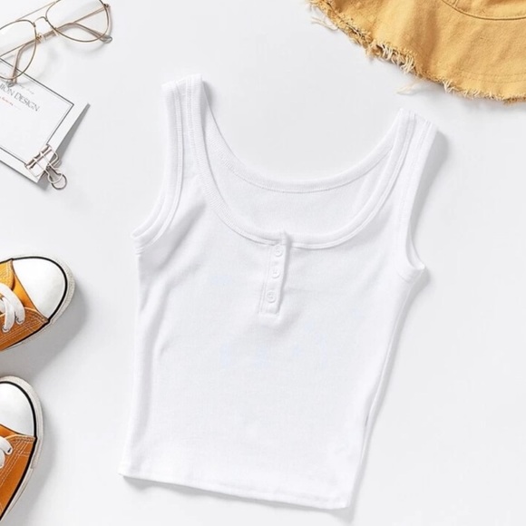 SHEIN Tops - SHEIN WHITE FRONT BUTTON TANK SIZE S